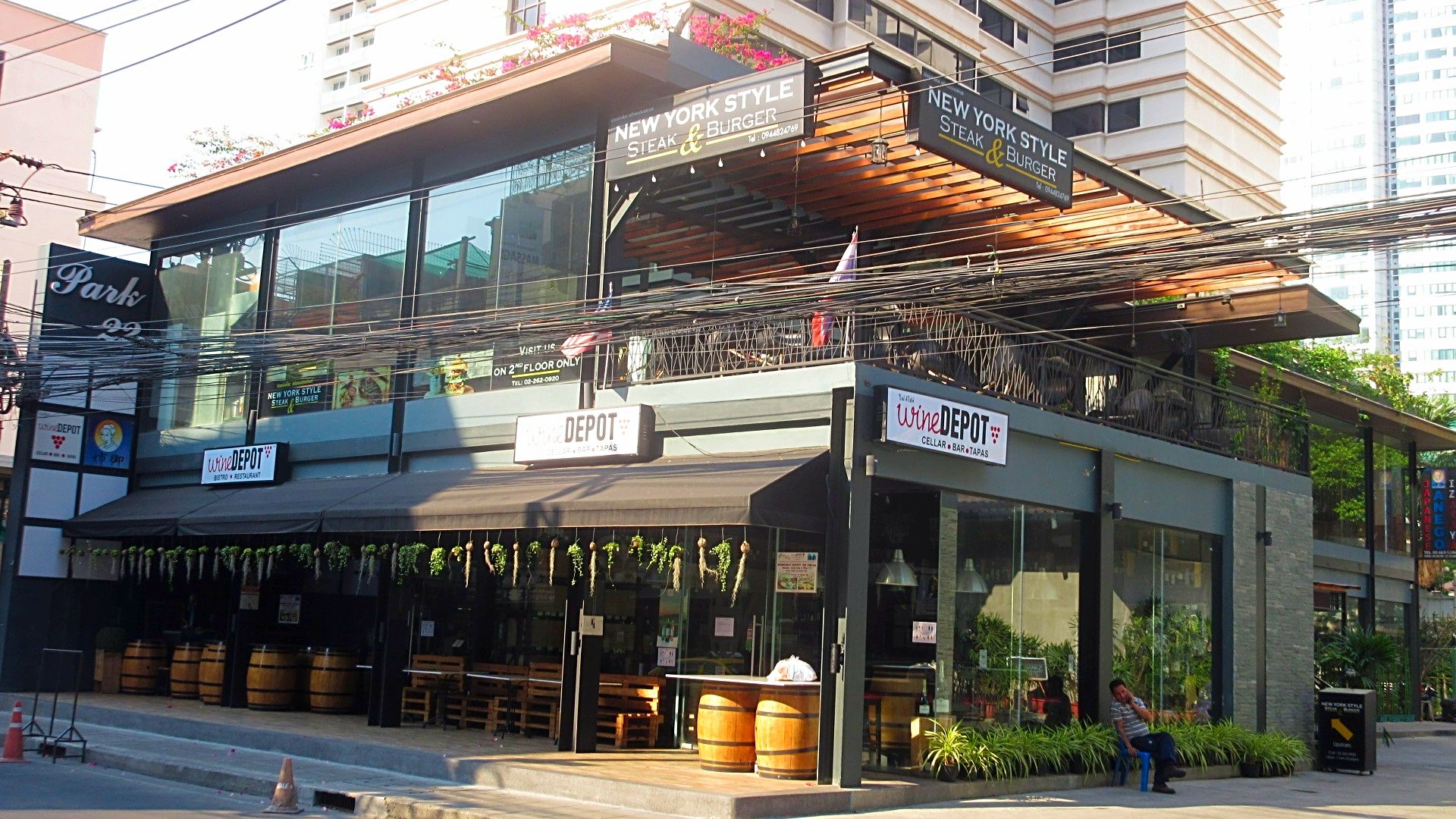 Soi 22 Sukhumvit Road Asoke Bangkok The Five Star Vagabond